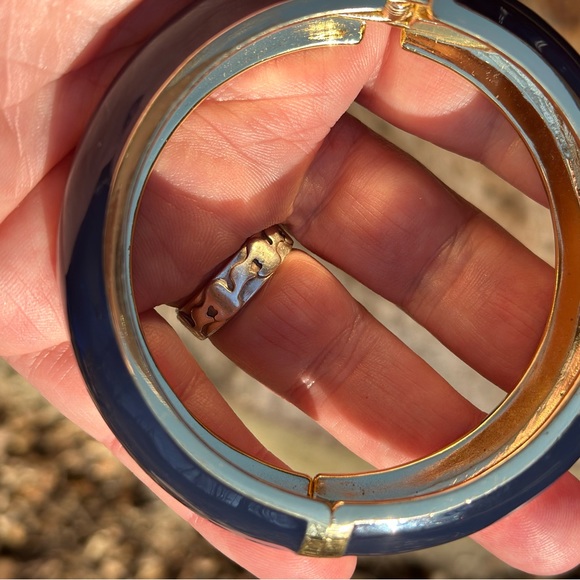 Gorgeous classic navy and gold cuff bracelet with hinged opening - Picture 6 of 9